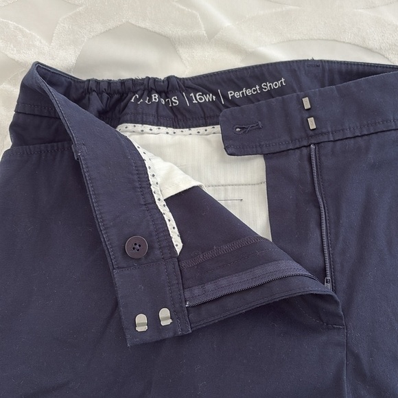 Talbots “ Perfect Short” Navy, Button/Hook Closure. Elastic Back Waist. Size 16W - Picture 7 of 10